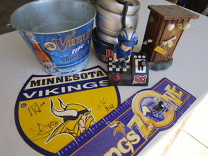 lot 175 image: Mn Vikings Signs, Beer $ Bank, Bucket, Humor with Sound