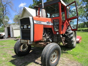 lot 1 image: Massey Ferguson Diesel Farm Tractor