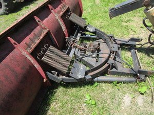 lot 19 image: Snowplow & Mounting for Tractor
