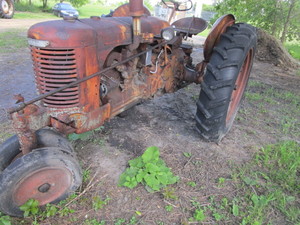 lot 23 image: SC Case Tractor for Parts
