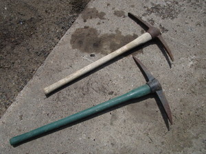 lot 194 image: Pick Axes