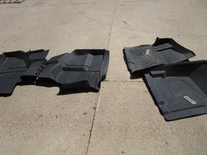 lot 195 image: Floor Mats from Chev