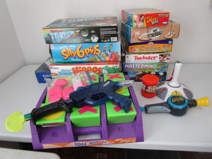 lot 208 image: Board & Electronic Games