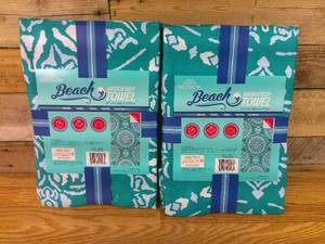 lot 110 image: Set of 2 Whitley Willows Beach Microfiber Towel Teal Medallion 35 x 70