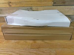 lot 158 image: Lot of 3 Mixed Assortment of Elongated Toilet Seats