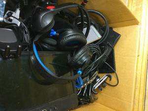 lot 197 image: Box of Mixed Electronics & Accessories-Untested