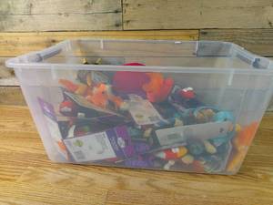 lot 205 image: Bin of Cat Toys Supplies