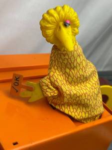 lot 150 image: Vintage 1971 Sesame Street Big Birds Blunderproof Walking Letters Toy