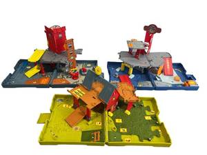 lot 151 image: Matchbox Fold N Go and Hot Wheels Top Speed Ultra Pipe Fight Toys in Used Condition