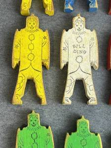 lot 193 image: 1940s Bill Ding Jr Wooden Clown Blocks and Vintage 12 Special Tinkertoy Windlass Drive Set