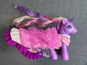 lot 201 image: My Little Pony Toy Lot including 2006 Lily Lightly Purple Unicorn