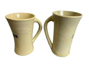 lot 213 image: Vintage Hires Root Beer Stoneware Mugs