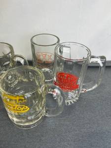 lot 216 image: Vintage Root Beer Mugs including Dog N Suds, Twin Kiss, Howels, and More