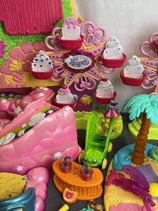 lot 266 image: Huge My Little Pony Ponyville Toy Lot