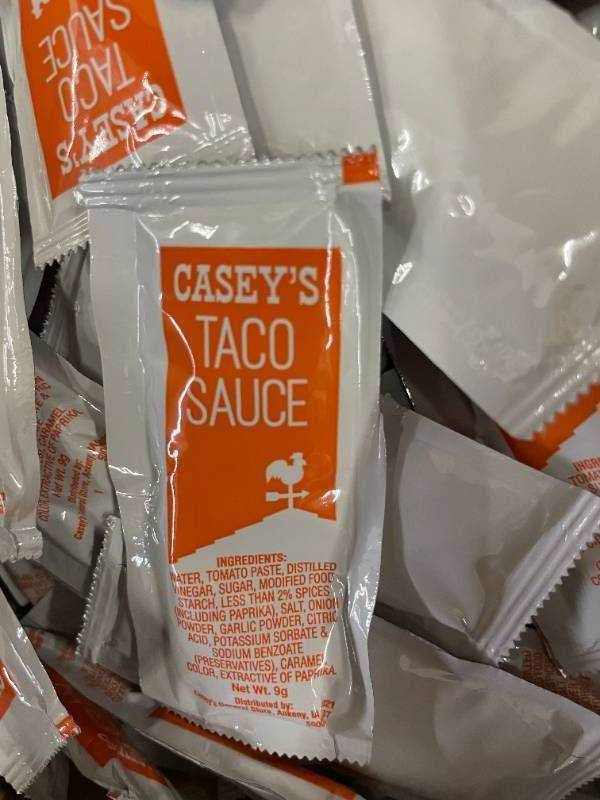 lot 49 image: Caseys Taco Sauce 2 X  200 Count - 9g Foil Pouches