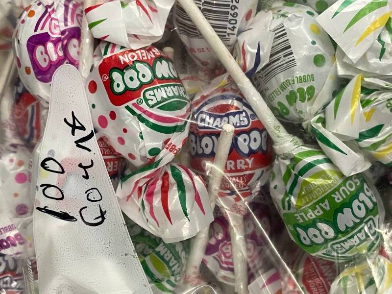 lot 95 image: Charms Blow Pops Assorted Flavors - 100 Count