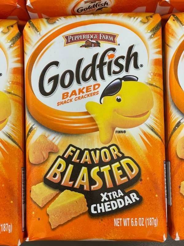 lot 163 image: Pepperidge Farm Goldfish Baked Snack Crackers 6-Pack - Xtra Cheddar Flavor