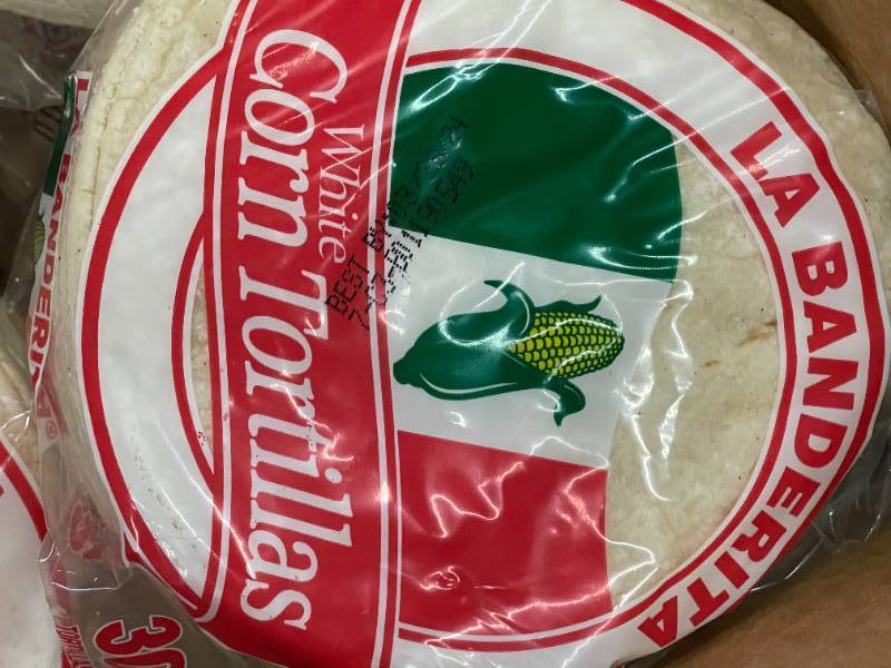 lot 381 image: La Banderita Corn Tortillas White Corn 1230ct