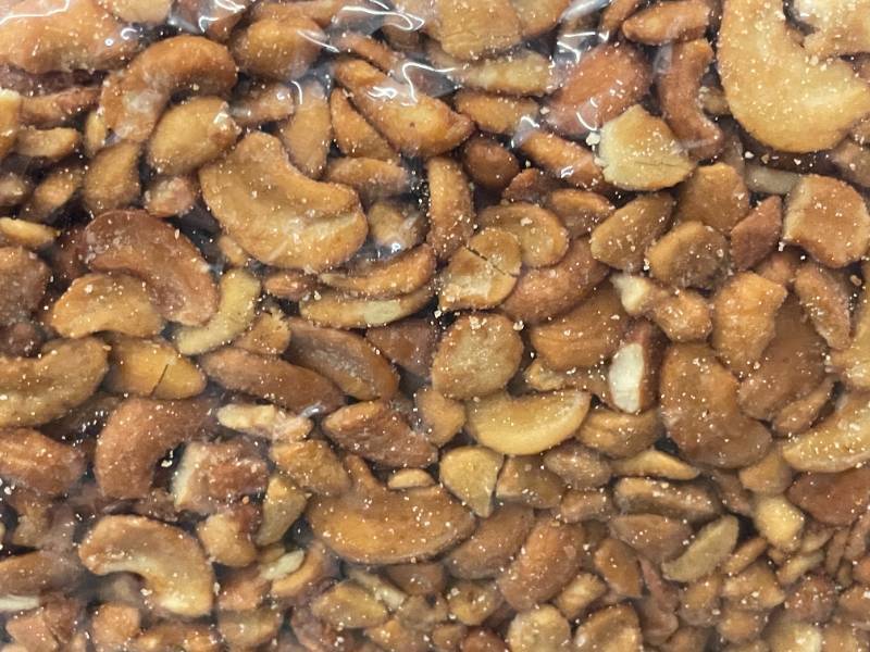 lot 389 image: 12 LB Bag Honey Roasted Cashews