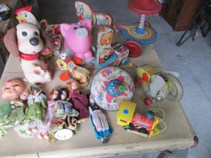 lot 17 image: Vintage Fisher Price & Other Toys ...