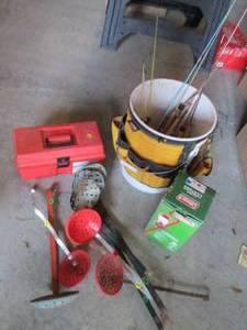 lot 18 image: Bucket Boss over 5-gallon Pail load...