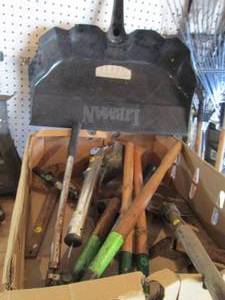 lot 21 image: Garden Sheers, loppers, pump can-sp...