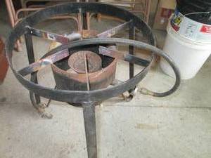lot 44 image: Propane powered Pedestal Cooking su...