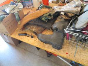 lot 58 image: Hunting clothes, waders and more