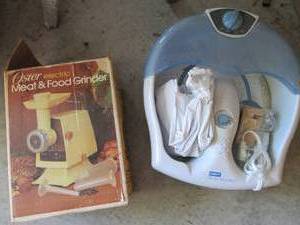 lot 107 image: Oster Meat & Food grinder with Body...