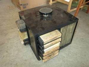 lot 108 image: Spinning 8-Track cassette carousel ...