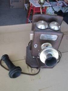 lot 110 image: Vintage Telephone themed Desk lamp ...
