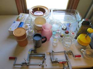 lot 115 image: Glass bakeware, serving pieces, App...