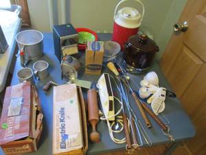 lot 116 image: Variety of kitchen cooking aids and...