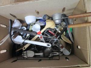 lot 141 image: Box of Assorted cooking and baking ...