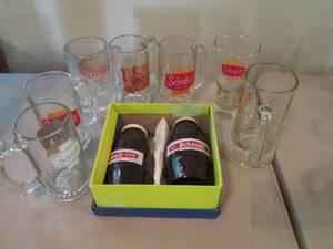 lot 166 image: Schmidt Glass tankards and Amber Gl...