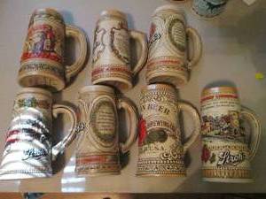 lot 182 image: (7) Assorted Strohs collectible Ste...