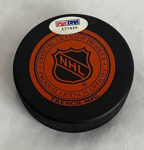lot 8 image: Brett Hull Signed Hockey Puck with PSADNA COA