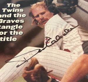 lot 19C image: Dan Gladden Signed 1991 World Series Sports Illustrated Magazine - RARE