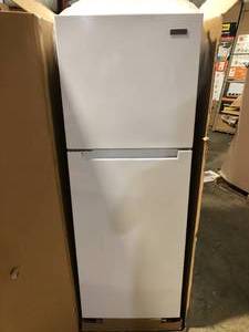 Vissani 10.1 cu. ft. Top Freezer Refrigerator in White  Customer Returns See Pictures
