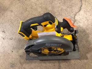 DEWALT FLEXVOLT 60V MAX Cordless Brushless 7-14 in. Circular Saw with Brake (Tool Only) Customer Returns See Pictures