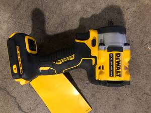 DEWALT ATOMIC 20V MAX Cordless Brushless 38 in.Variable Speed Impact Wrench (Tool Only)    Customer Returns See Pictures