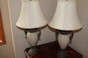 lot 22 image: Set of 2 Ceramic and Bronze Lamps