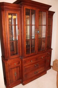 lot 37 image: Pennsylvania House American Traditions China Cabinet