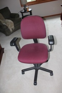 lot 47 image: Commercial Grade, heavy-duty Office Chair