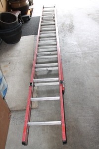 lot 98 image: 24 Ladder