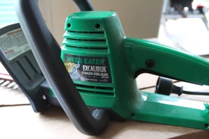 lot 100 image: Weed Eater Excalibur Stel Blade Hedge Trimmer