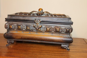 lot 71 image: Vintage Metal Distressed Box
