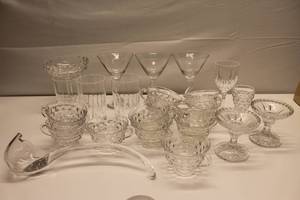lot 106 image: Lot of Assorted Glassware