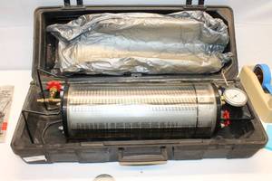lot 119 image: Robinair Dial-A-Charge Charging Cylinder