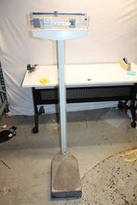 lot 121 image: Detecto Physician Scale